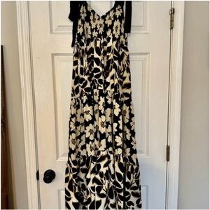 Promesa Black and White Floral Maxi Dress